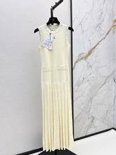 Chanel / 26 Early Autumn Latest Heavy Beaded Sleeveless Knit Dress