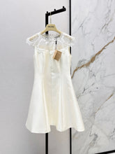 26FW New Sleeveless Dress with Lace-Panel Detail 🤍