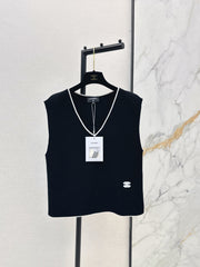 Color-blocked V-neck knit vest