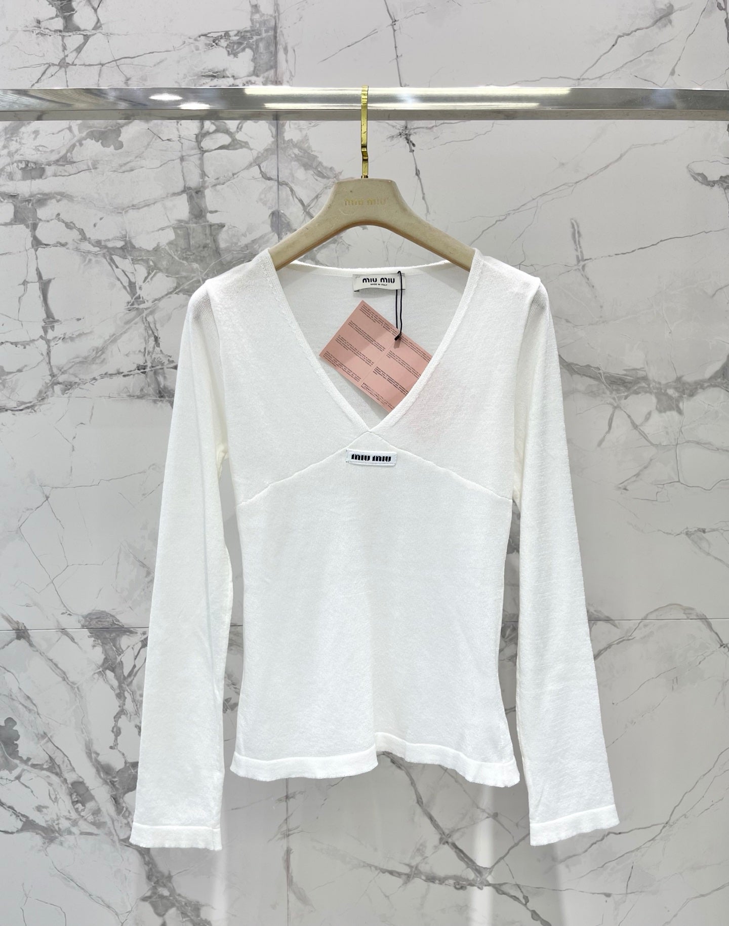 MiuMiu/26 New Early Autumn V-Neck Soft Curved Top