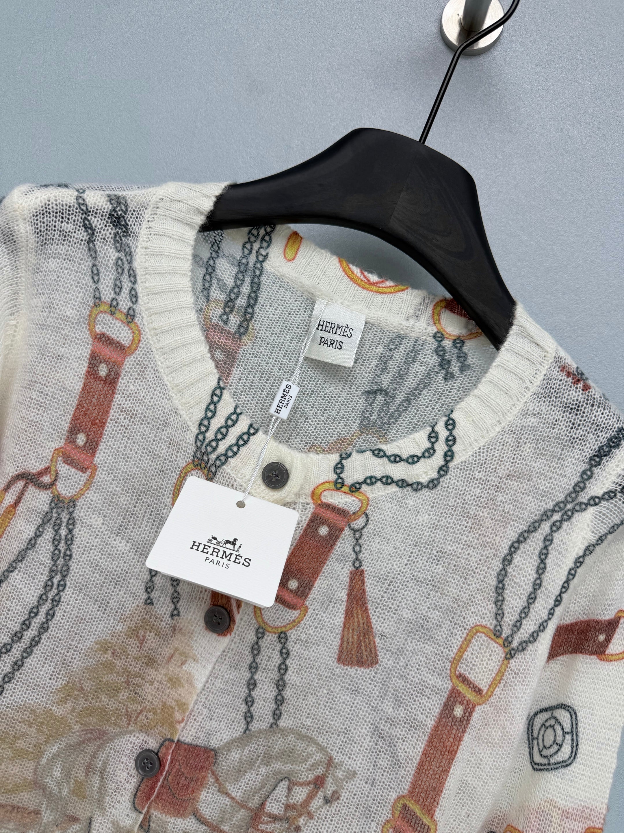 Hermès/26 New Equestrian-Style Lightweight V-Neck Knit Cardigan