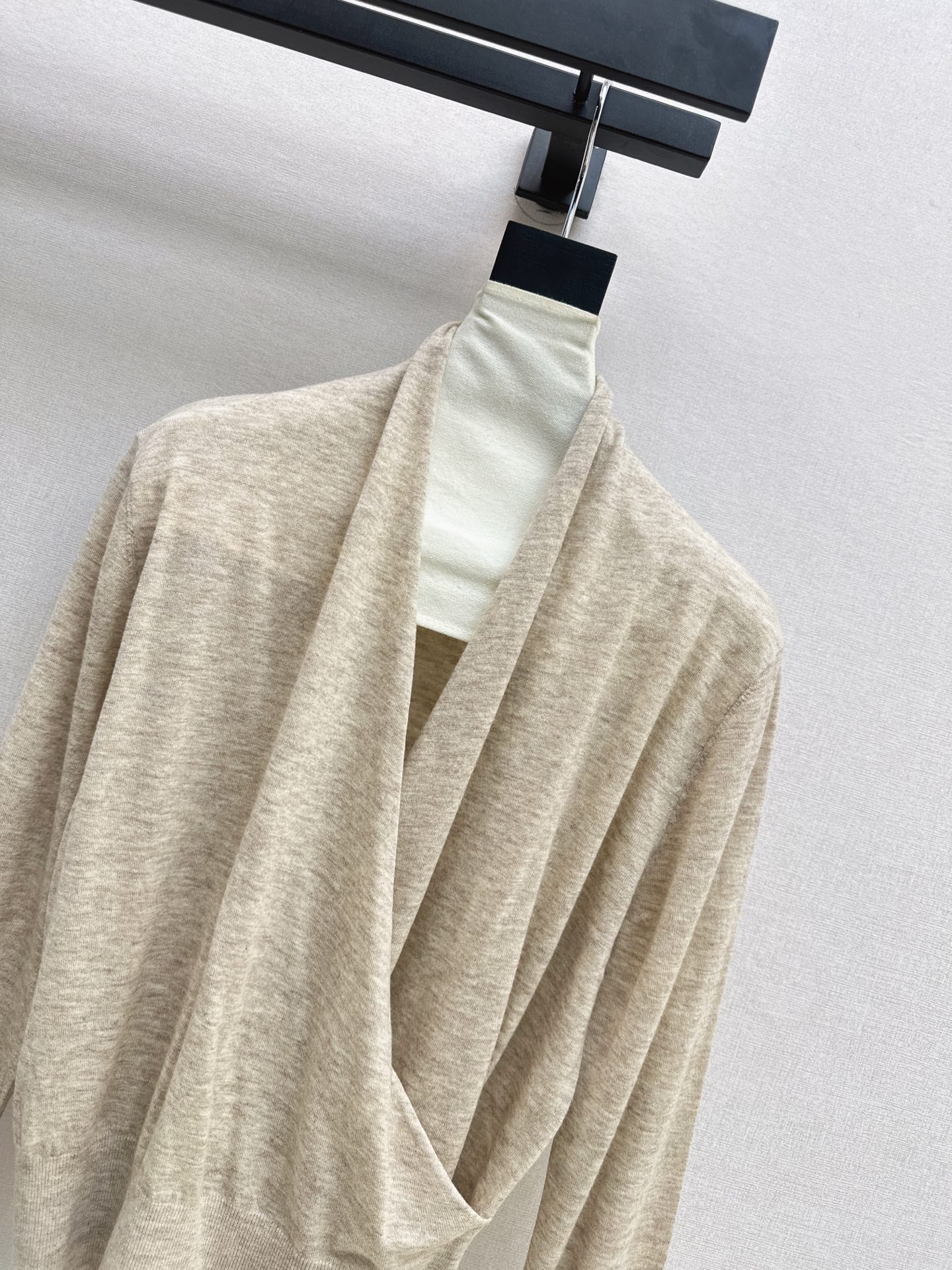 Dior/26 Fall/Winter Latest V-Neck Base Shirt