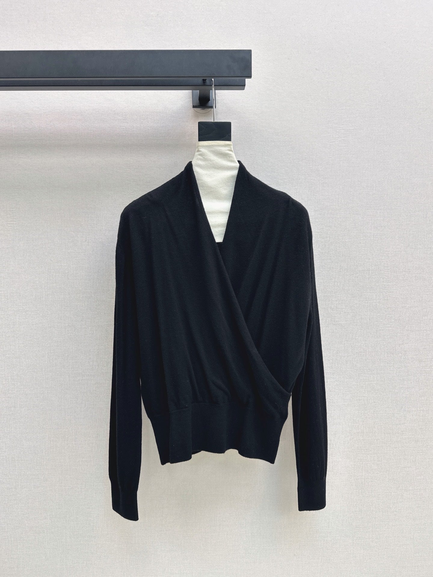 Dior/26 Fall/Winter Latest V-Neck Base Shirt