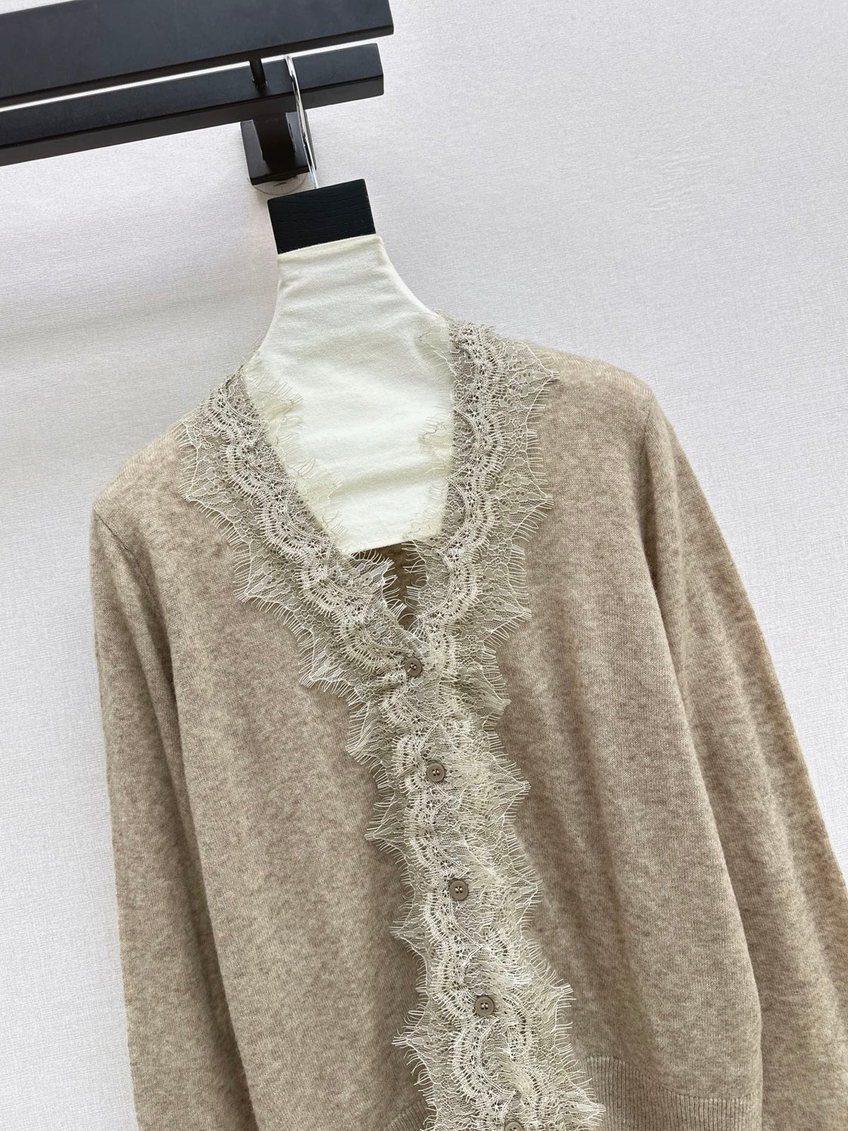 26 Fall/Winter Latest Lace Patchwork Cardigan