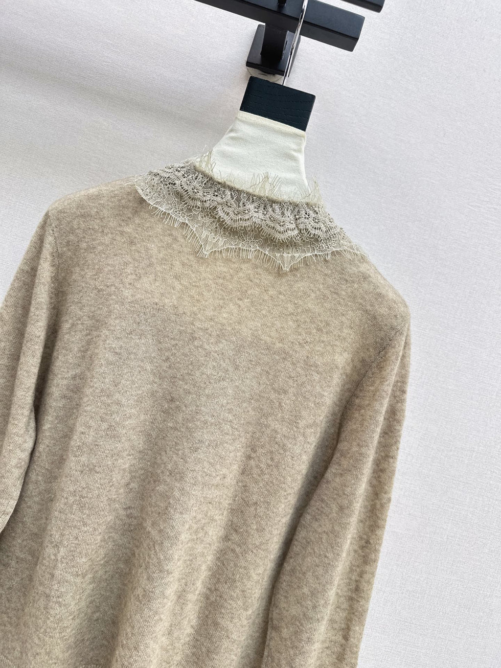 26 Fall/Winter Latest Lace Patchwork Cardigan