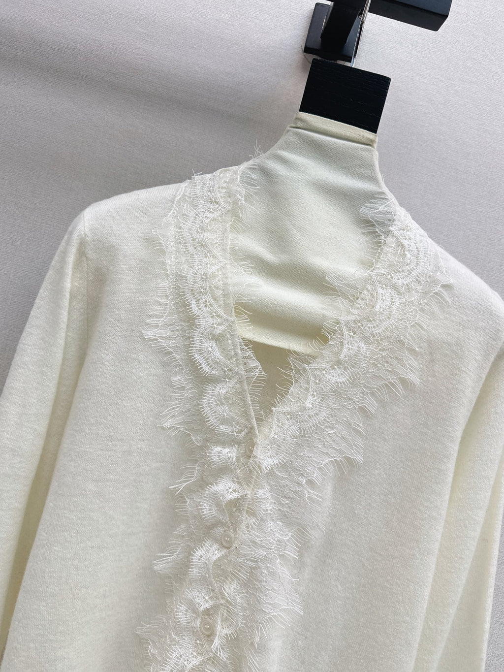 26 Fall/Winter Latest Lace Patchwork Cardigan