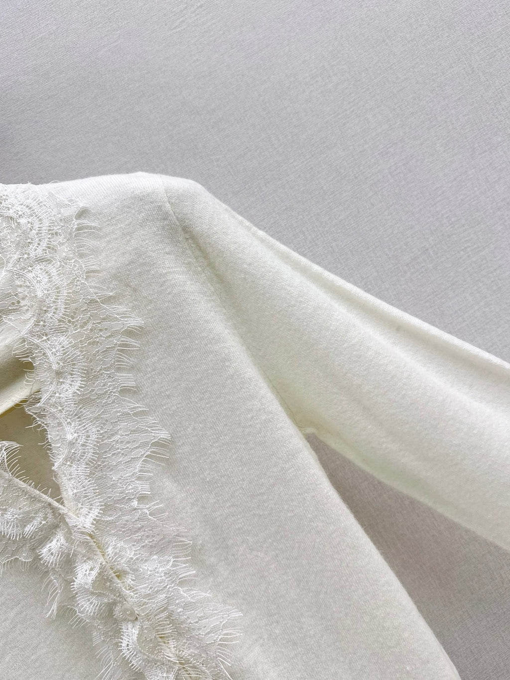 26 Fall/Winter Latest Lace Patchwork Cardigan