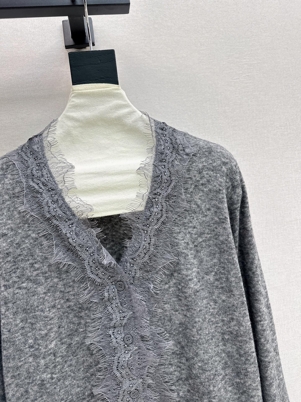 26 Fall/Winter Latest Lace Patchwork Cardigan