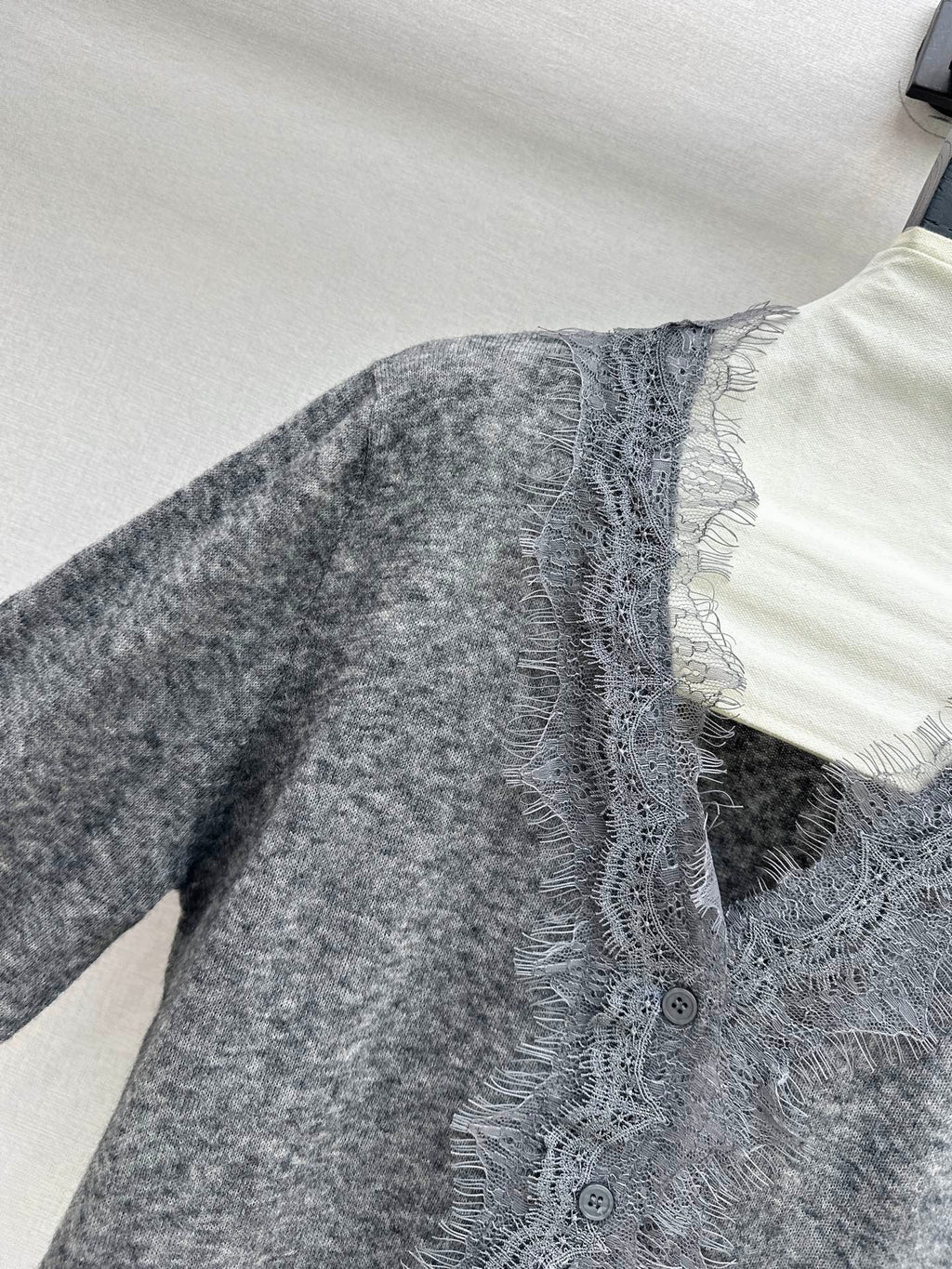 26 Fall/Winter Latest Lace Patchwork Cardigan