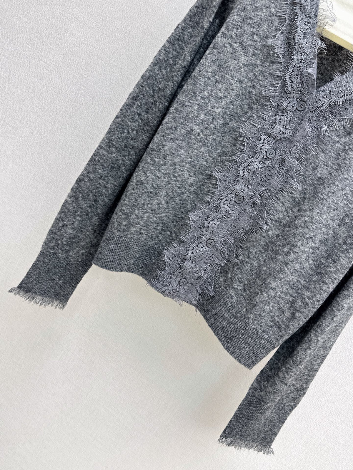 26 Fall/Winter Latest Lace Patchwork Cardigan