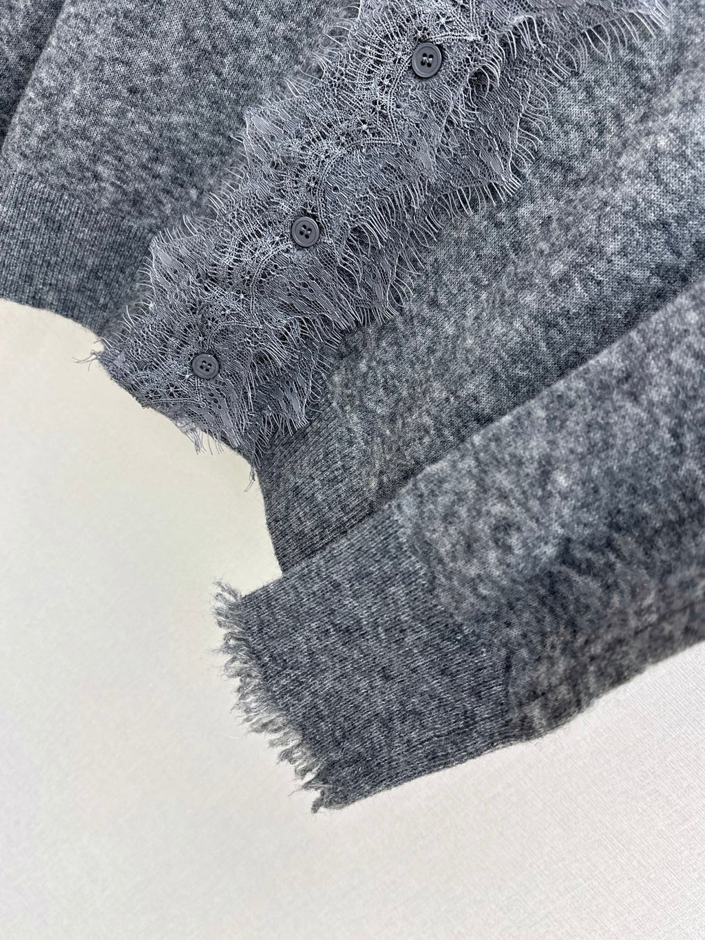 26 Fall/Winter Latest Lace Patchwork Cardigan