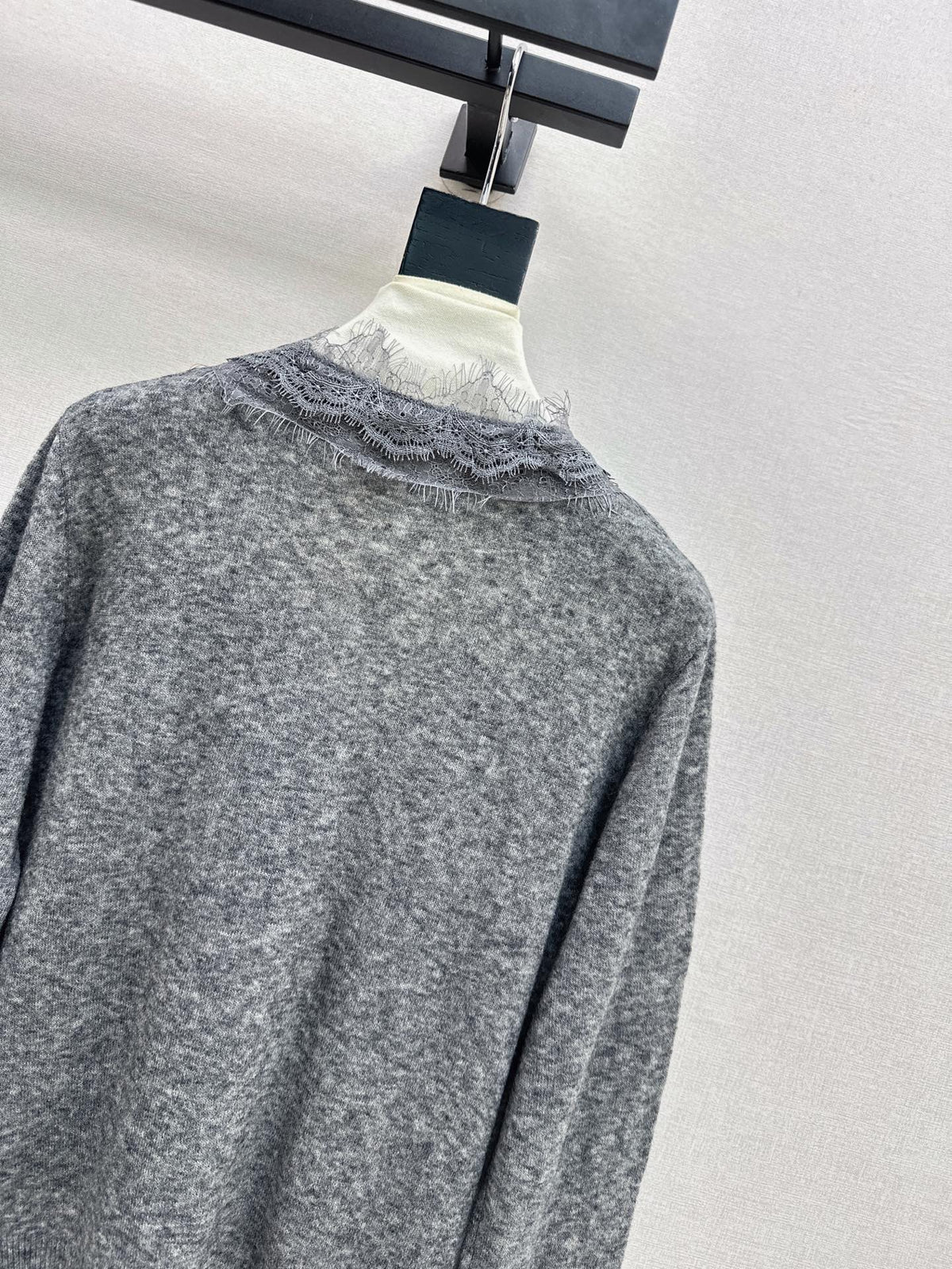 26 Fall/Winter Latest Lace Patchwork Cardigan