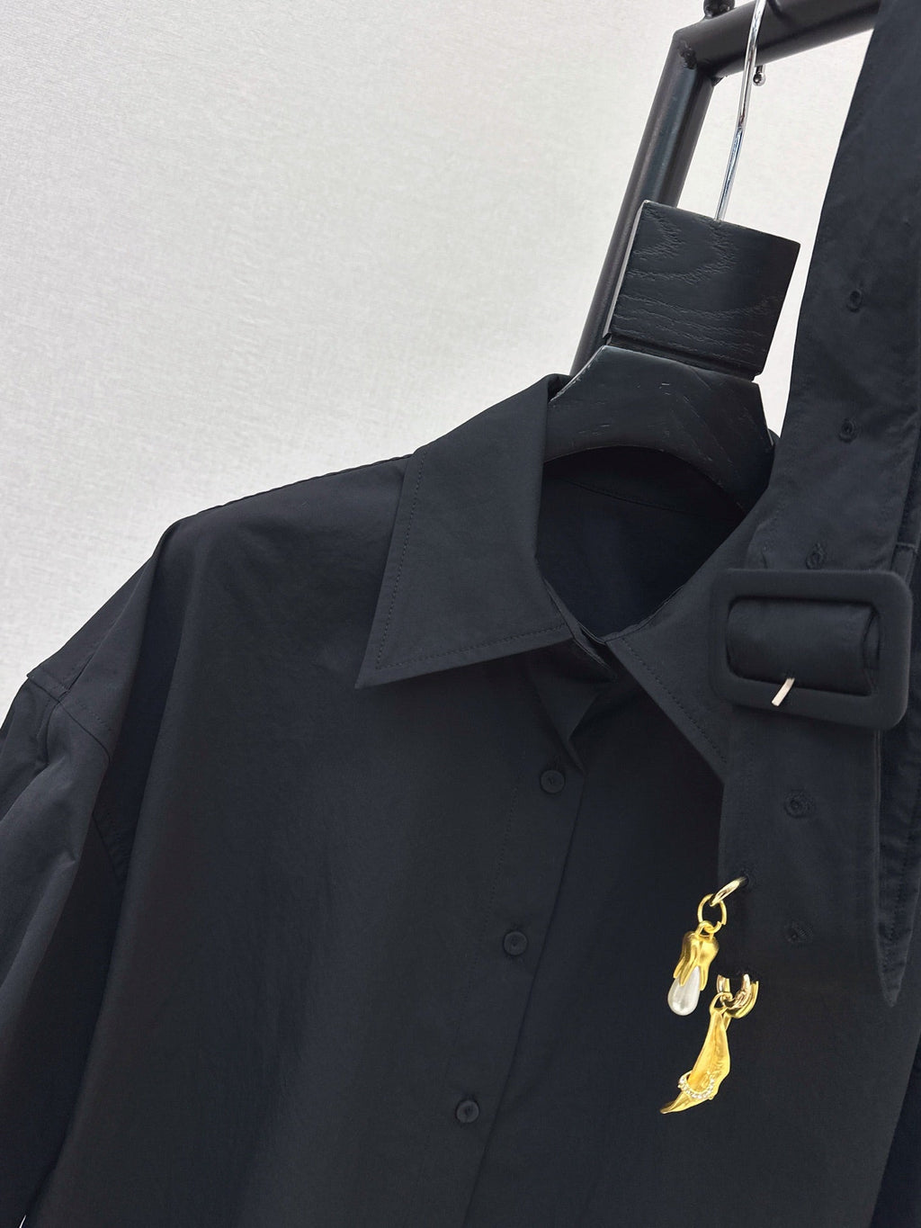 26 Fall/Winter New Belt-Decorated Pleated Shirt