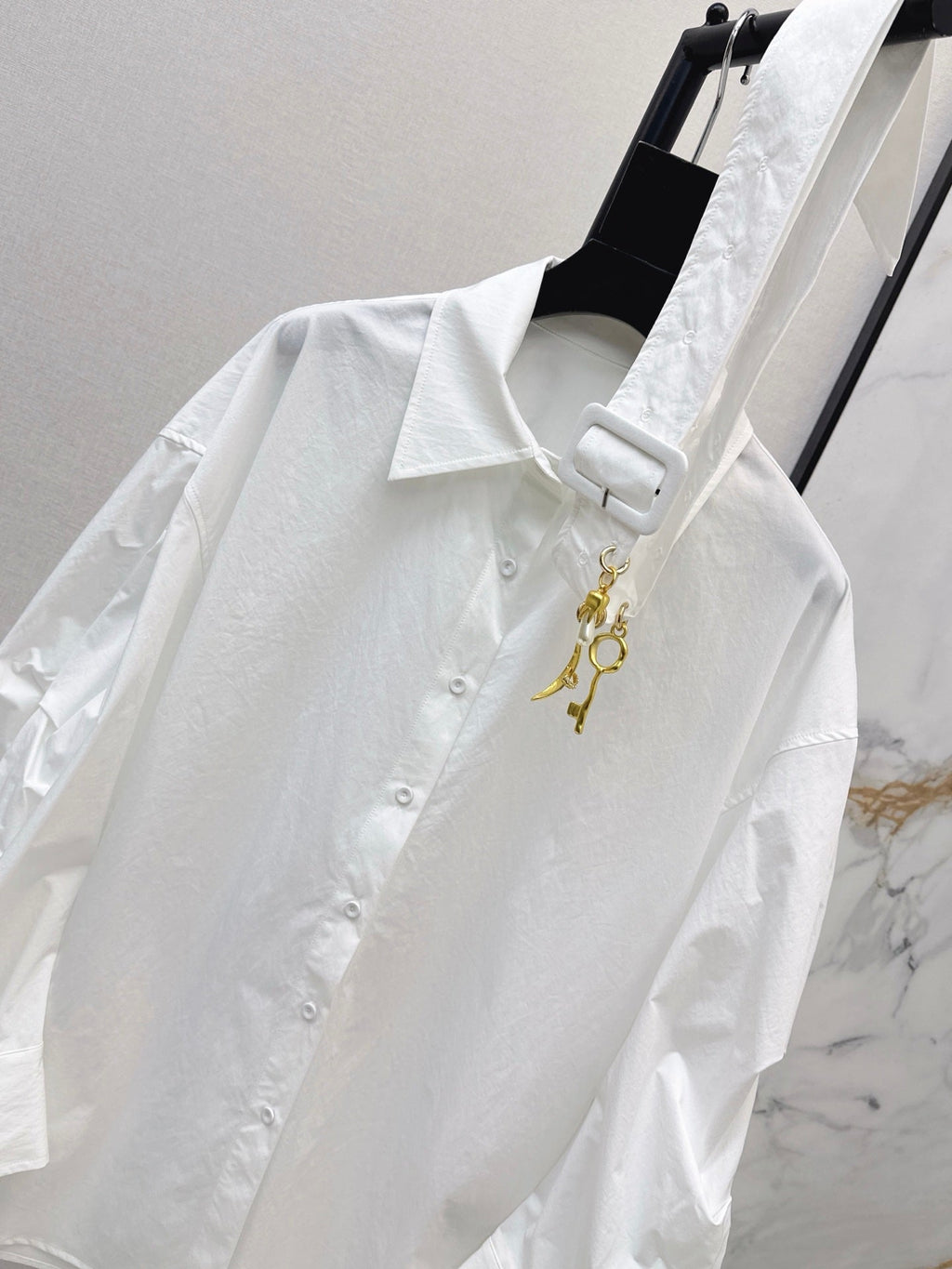 26 Fall/Winter New Belt-Decorated Pleated Shirt