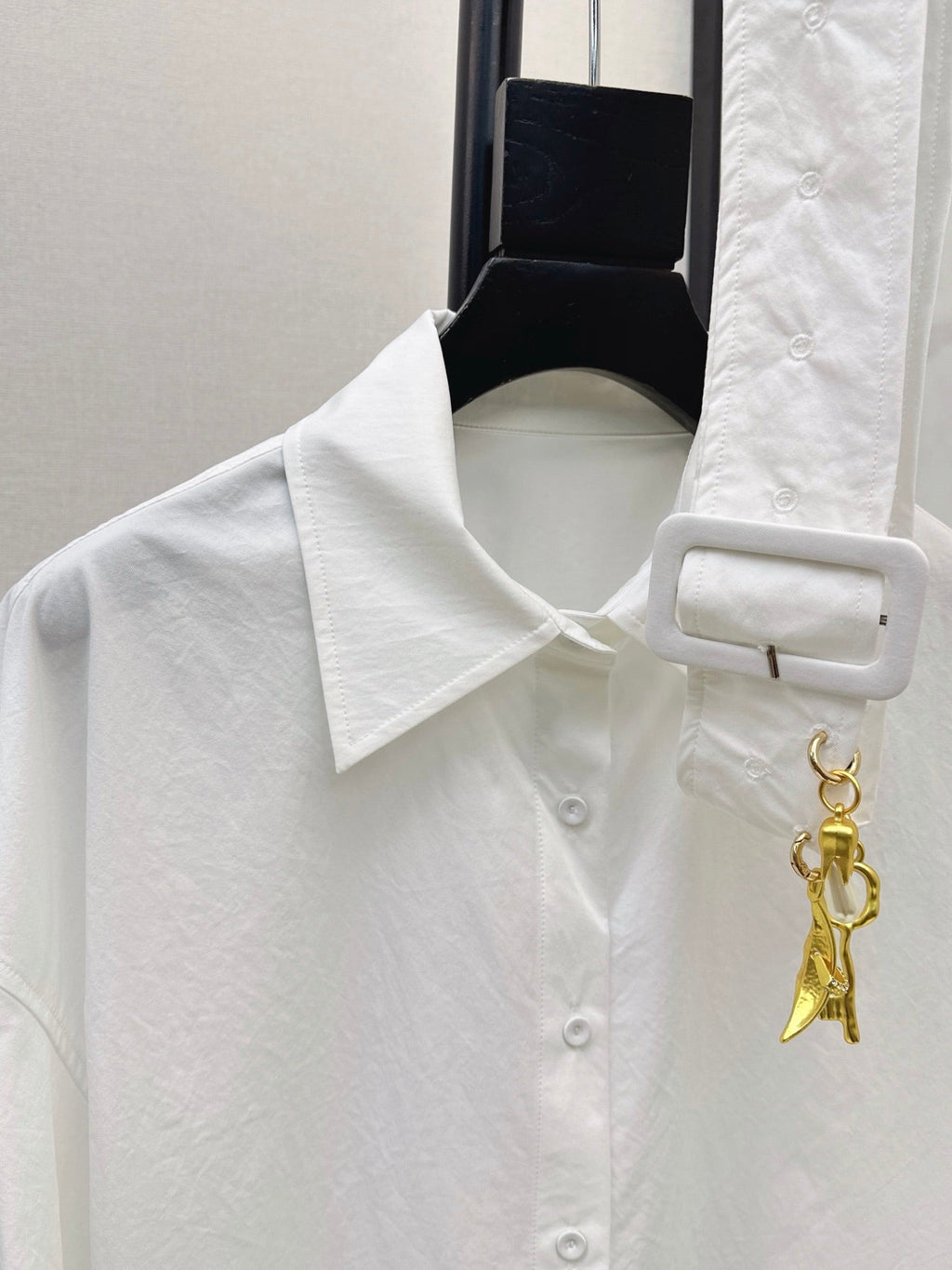 26 Fall/Winter New Belt-Decorated Pleated Shirt