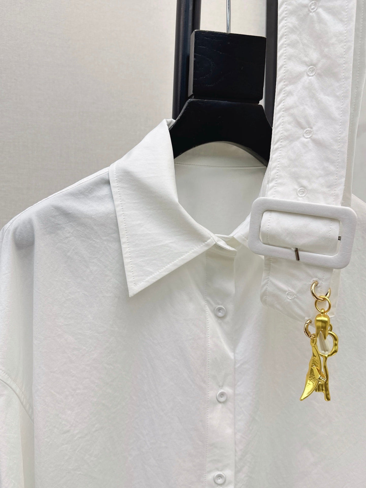 26 Fall/Winter New Belt-Decorated Pleated Shirt