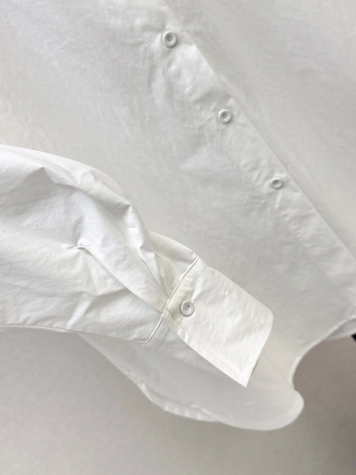 26 Fall/Winter New Belt-Decorated Pleated Shirt