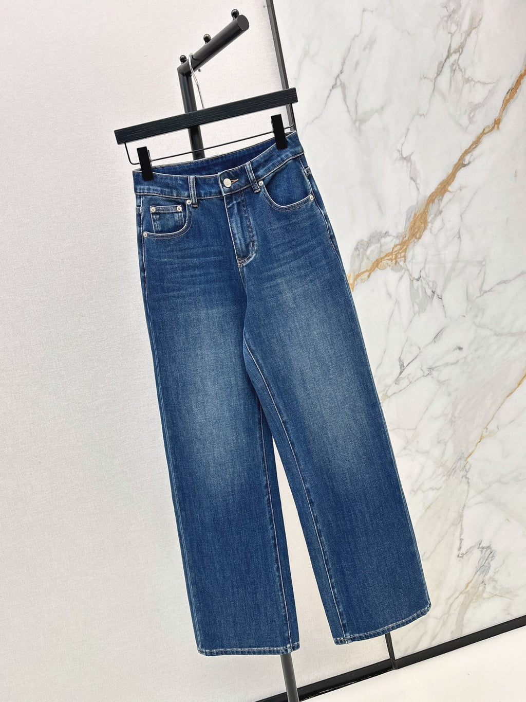26 Fall/Winter Latest Versatile Washed Straight-Leg Jeans