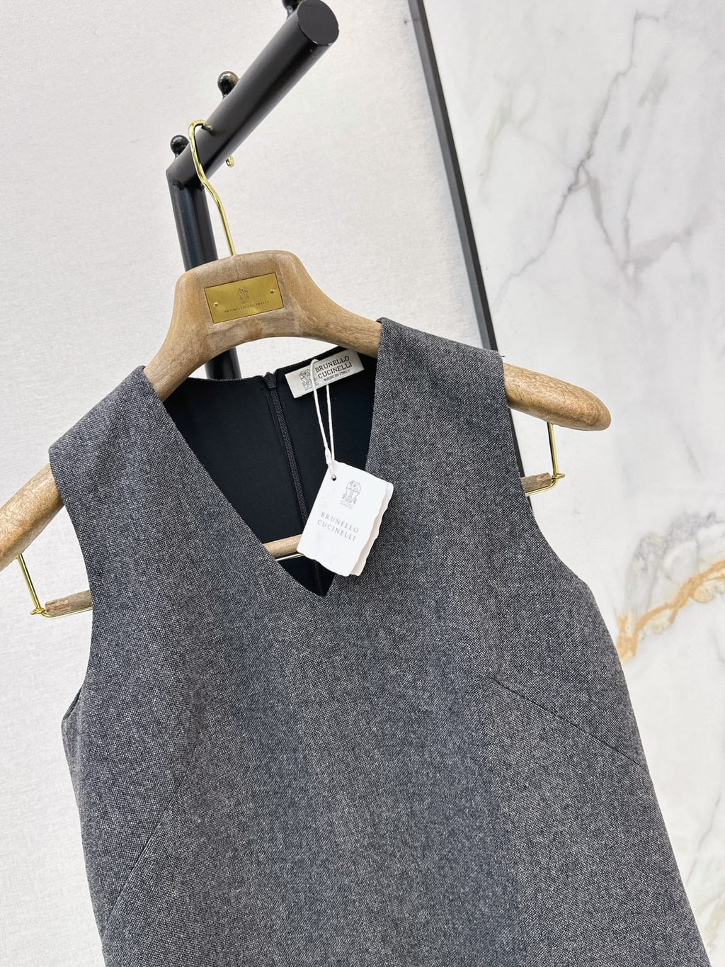 26 Fall/Winter Latest Sleeveless Dress