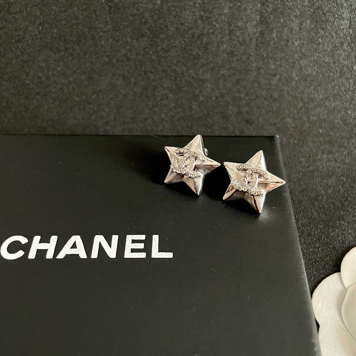 26 New Style Pre-Owned Earrings