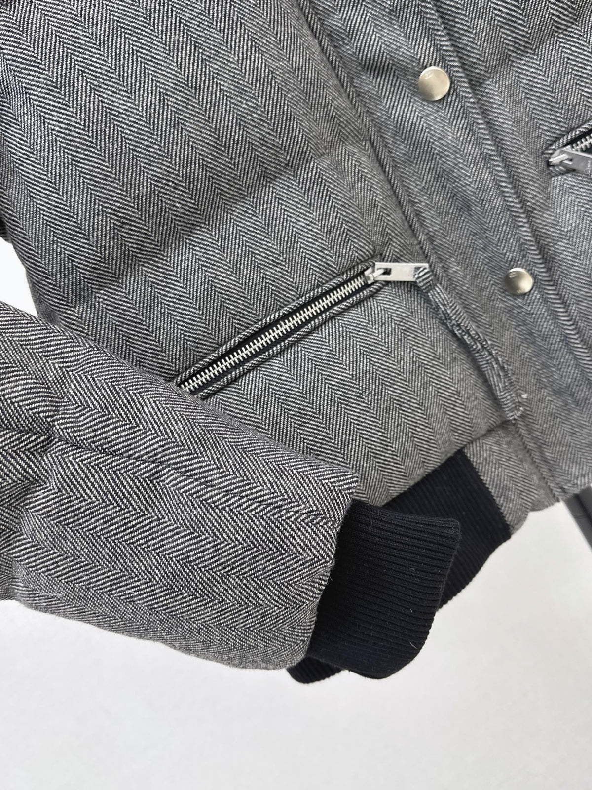 26 Fall/Winter Latest Stand Collar Down Jacket with Badge Embroidery Decoration