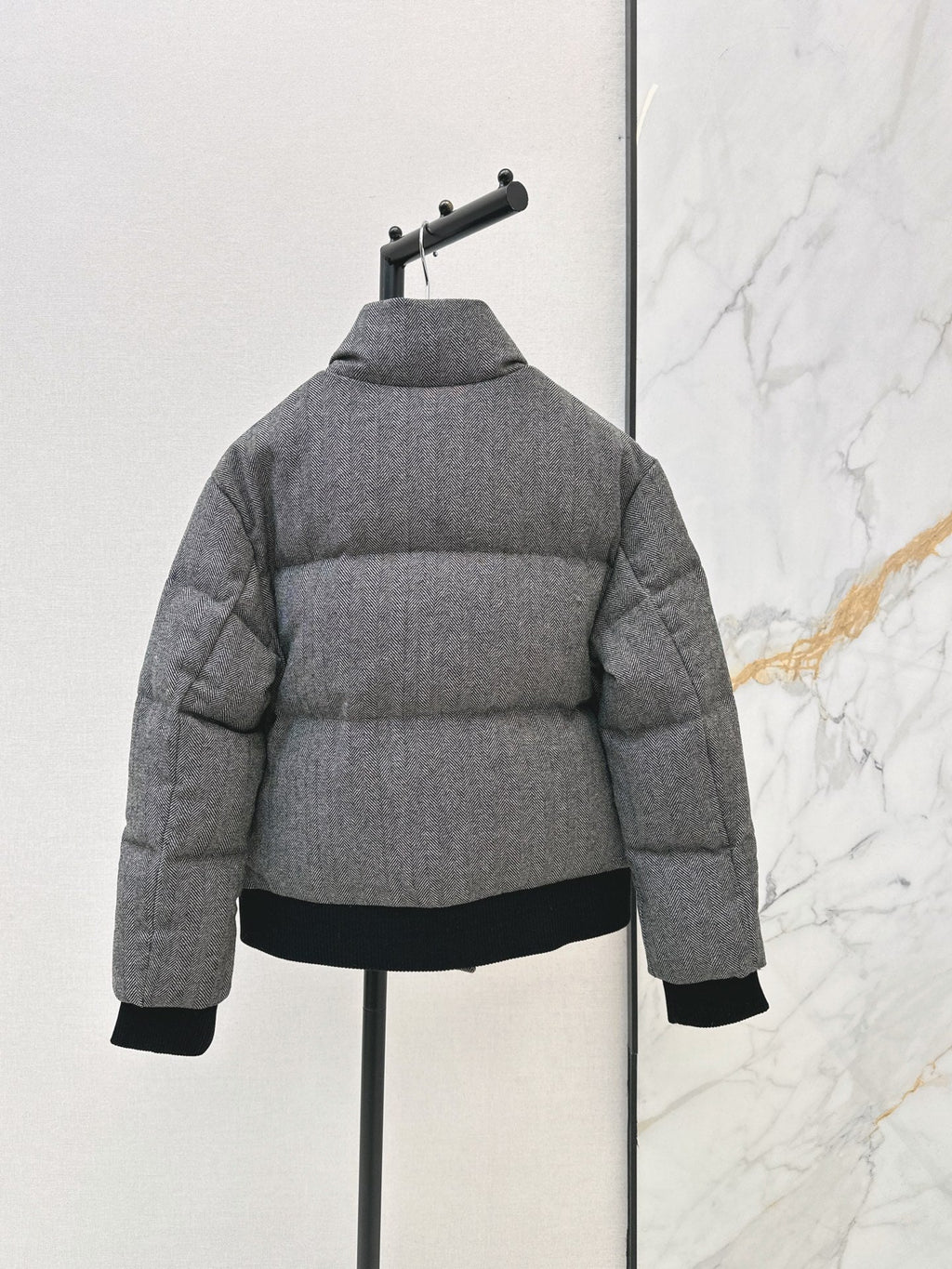 26 Fall/Winter Latest Stand Collar Down Jacket with Badge Embroidery Decoration
