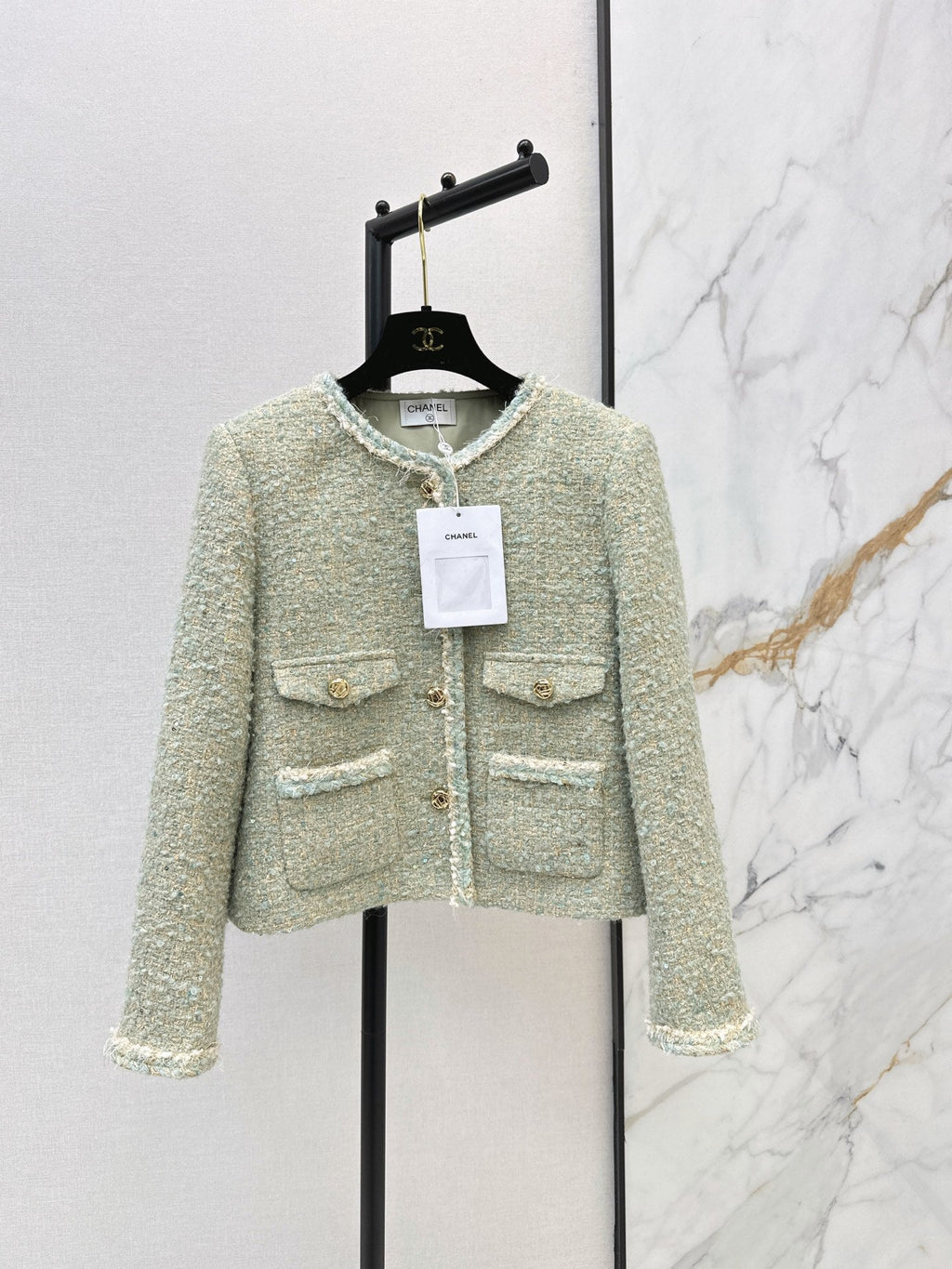 26 Fall/Winter Latest Four-Pocket Decorative Round-Neck Knit Jacket