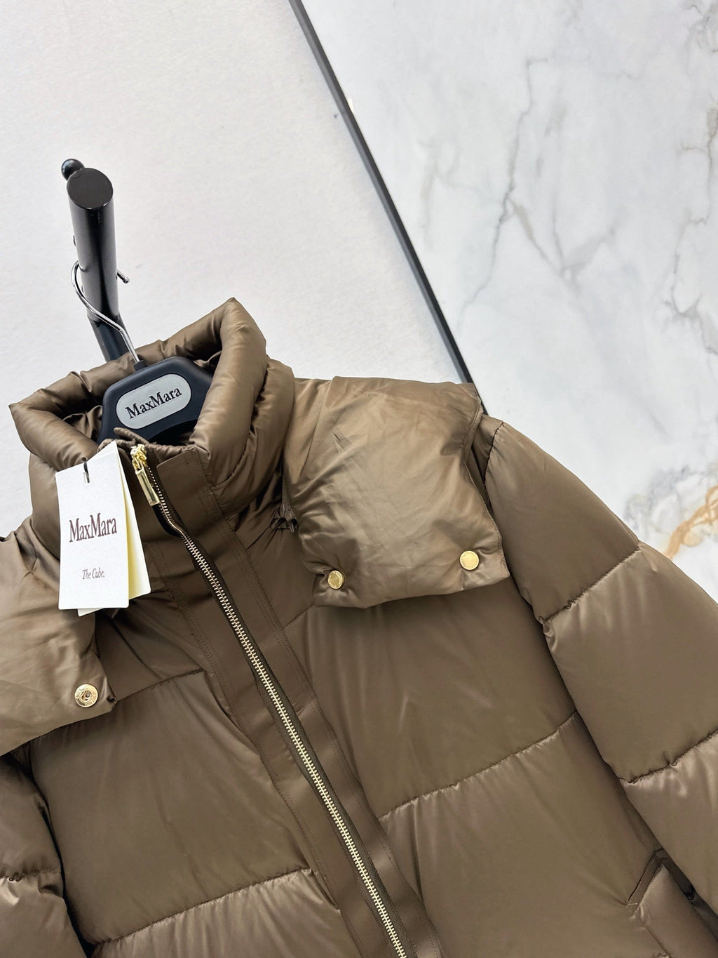 26 Fall/Winter New Simple Sleeve Badge Hooded Long Down Jacket