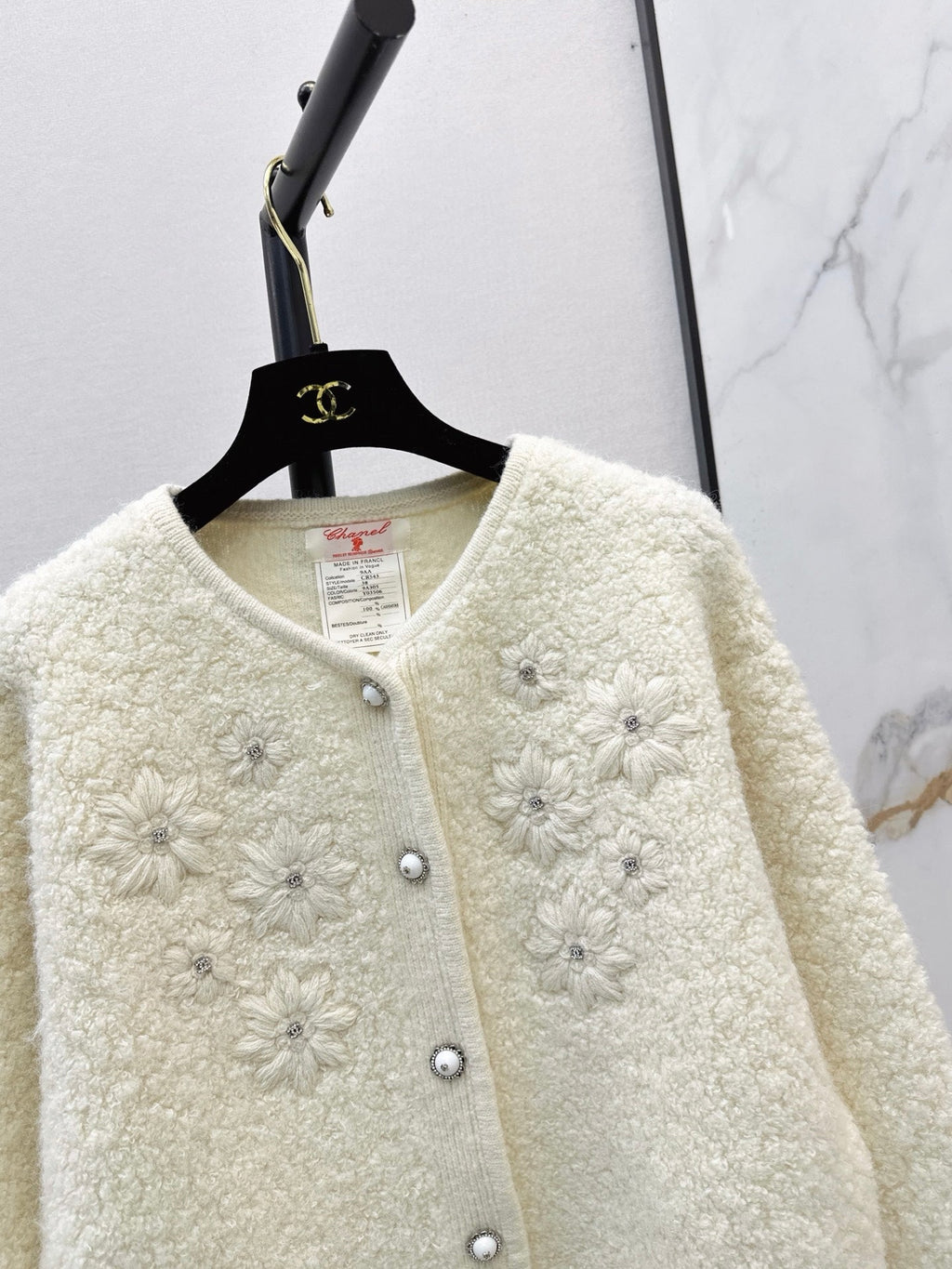 26 Fall/Winter New 3D Floral Embroidered Knit Cardigan