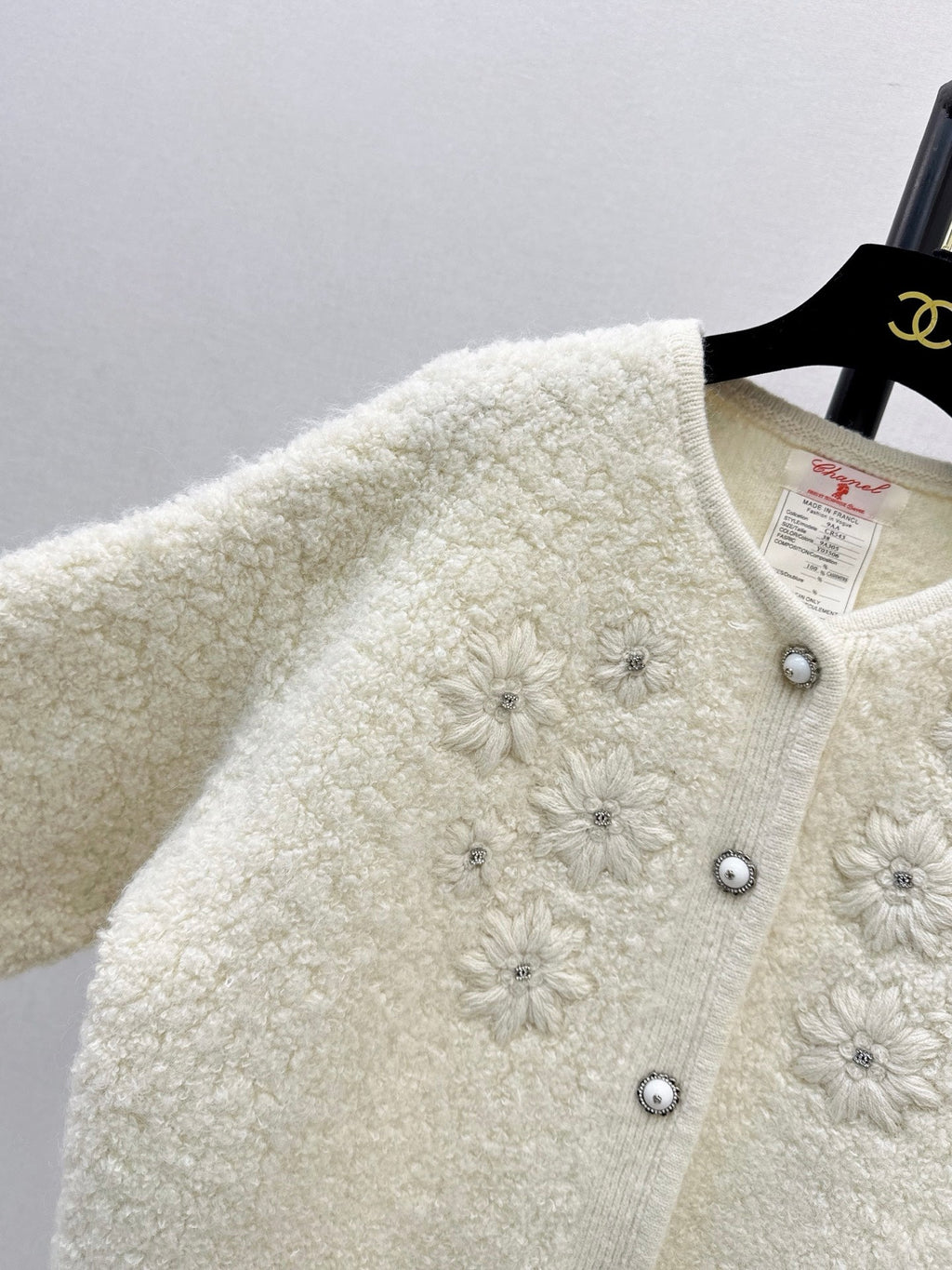 26 Fall/Winter New 3D Floral Embroidered Knit Cardigan
