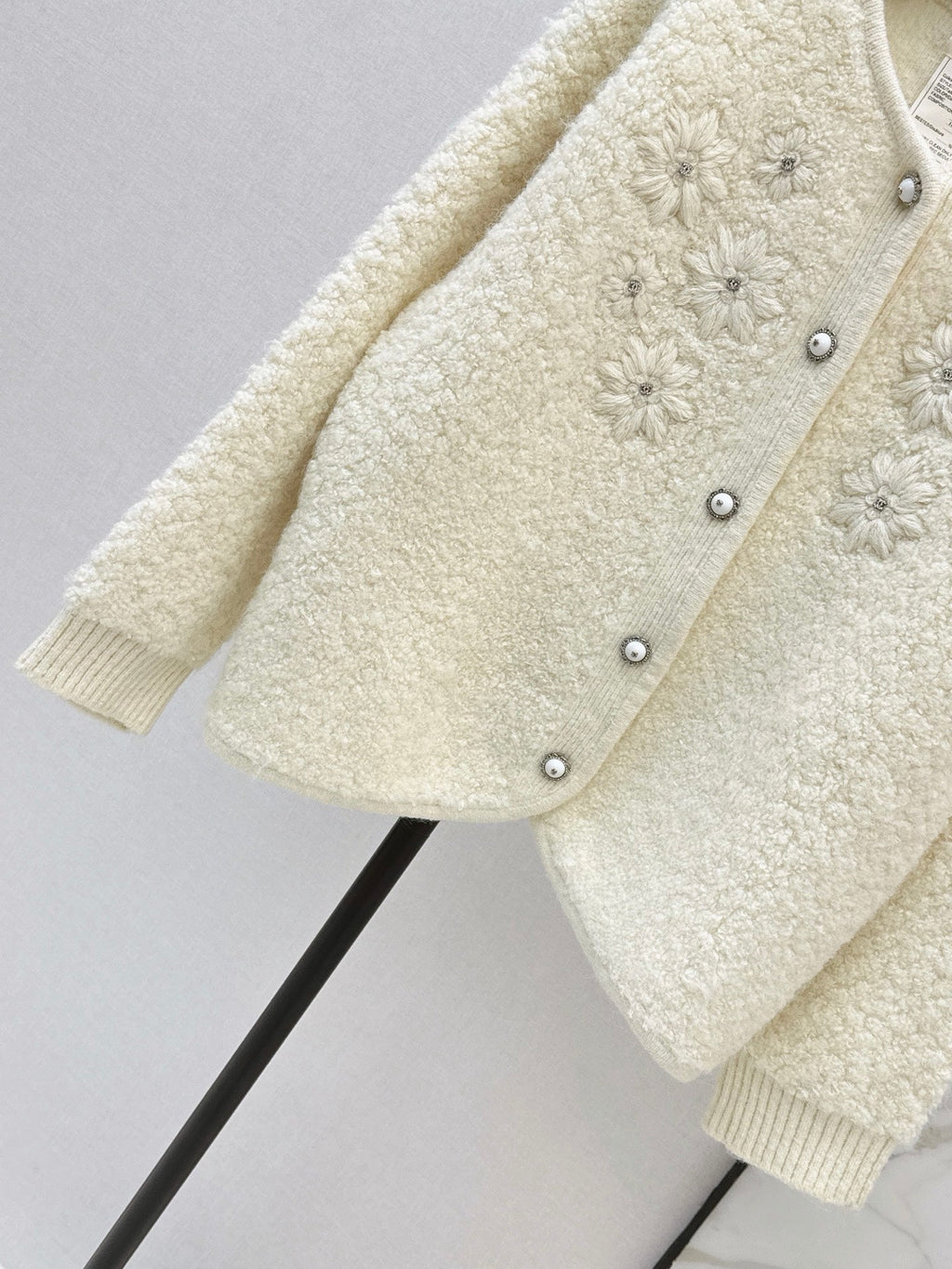 26 Fall/Winter New 3D Floral Embroidered Knit Cardigan