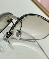 gray sunglasses
