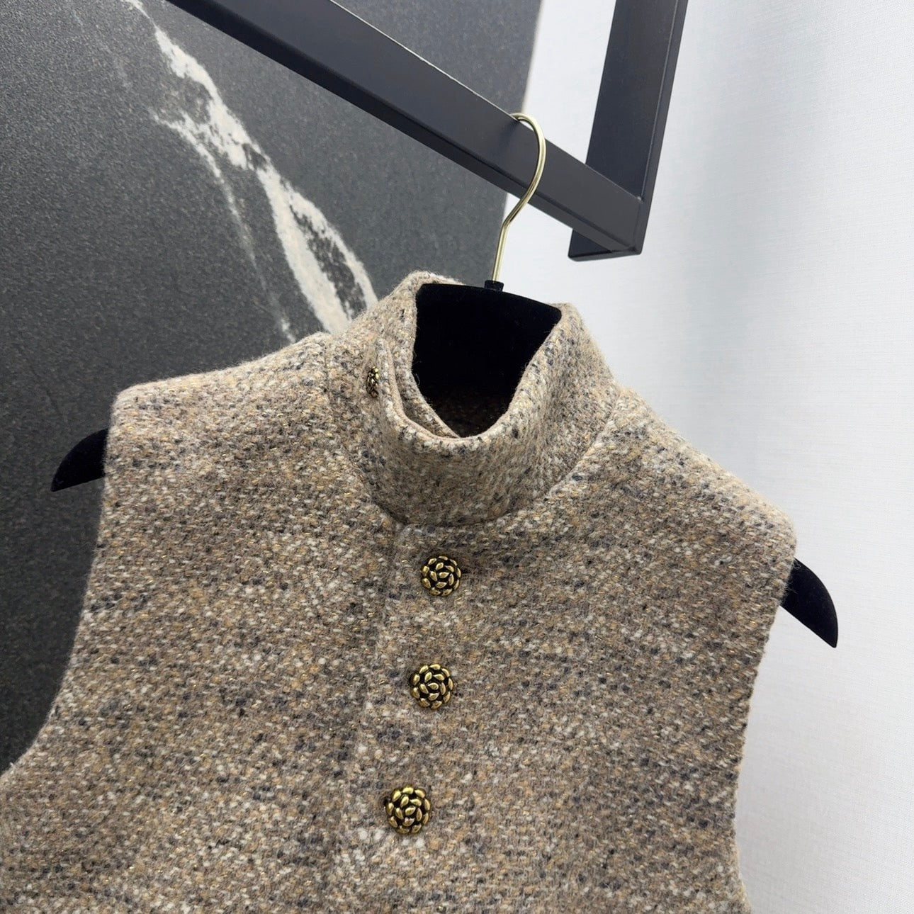 High-end retro-style vest