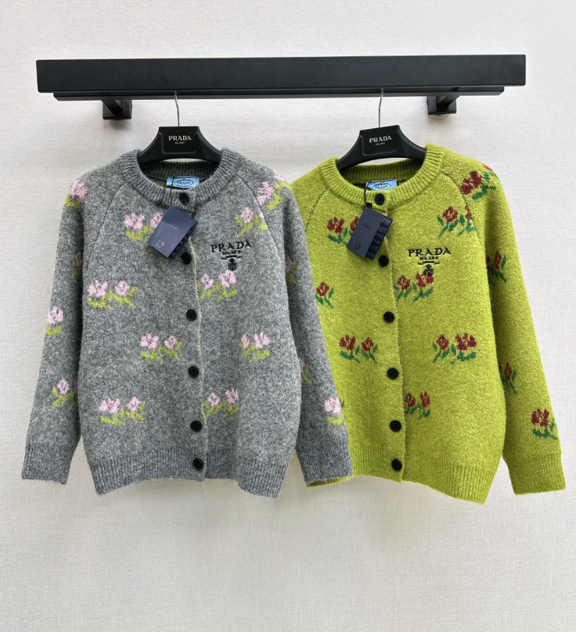 26 Fall/Winter Latest Floral Jacquard Wool Cardigan