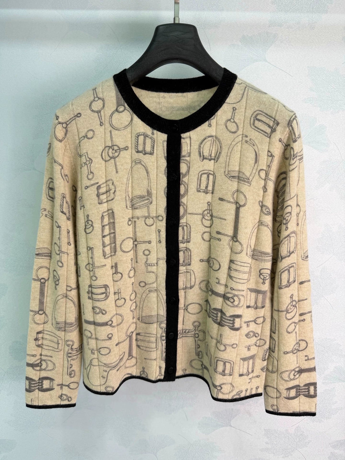 Hermès/26 Early Autumn New Crew Neck Knit Cardigan