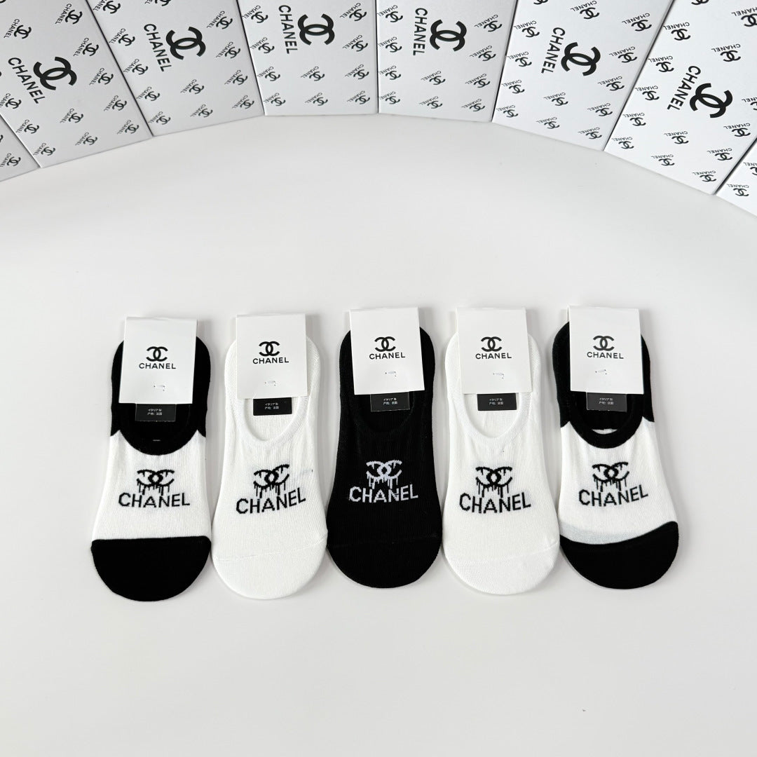 CHANEL 26S NO-SHOW SOCKS 402505 (1 BOX)
