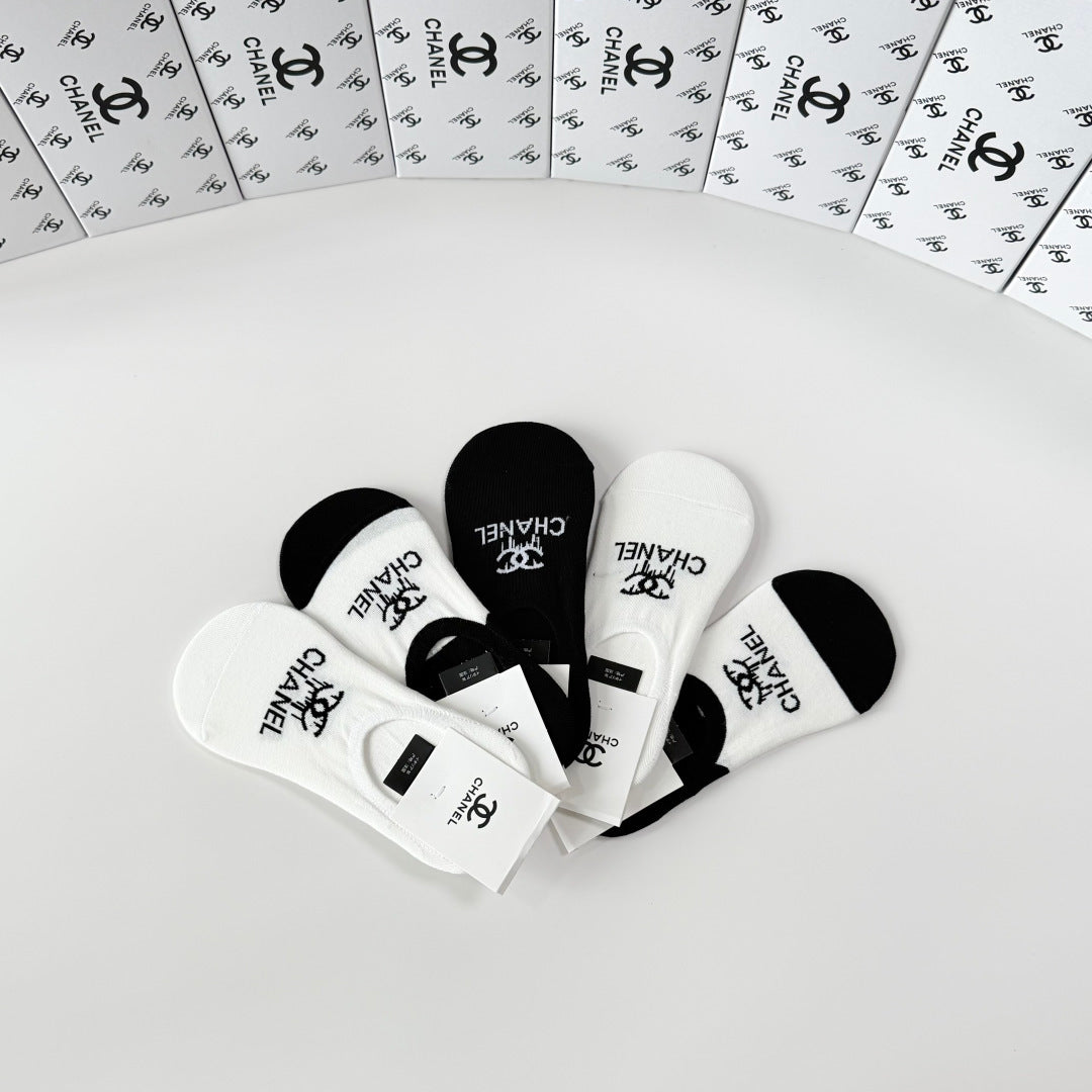 CHANEL 26S NO-SHOW SOCKS 402505 (1 BOX)