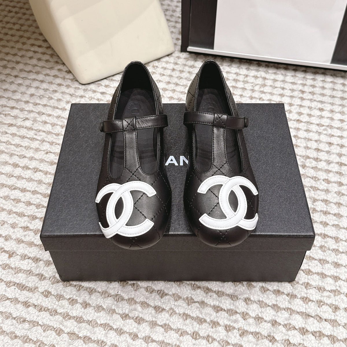 CHANEL 26S MARY JANE FLATS IN BLACK LAMBSKIN WITH WHITE CC LOGO