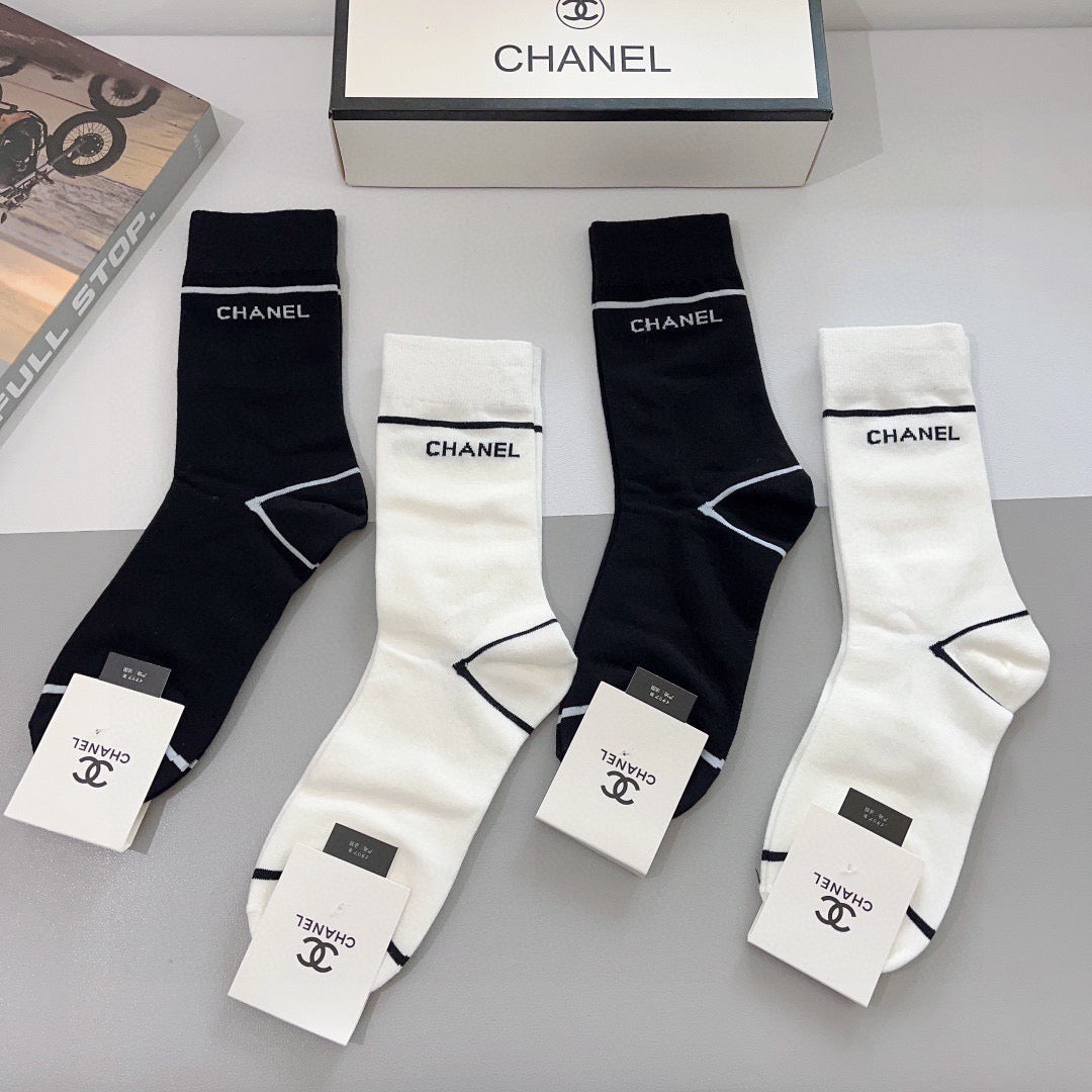 CHANEL 26S CREW SOCKS 407145 (1 BOX)