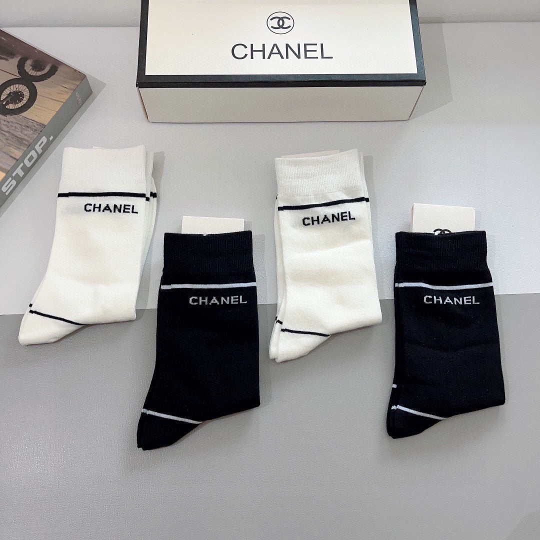 CHANEL 26S CREW SOCKS 407145 (1 BOX)
