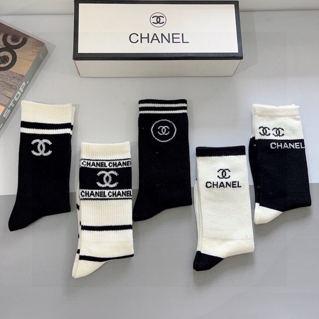 CHANEL 26S CREW SOCKS 408685 (1 BOX)