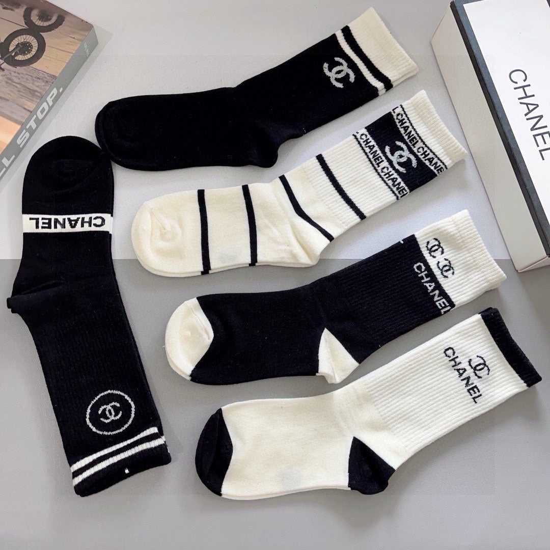 CHANEL 26S CREW SOCKS 408685 (1 BOX)