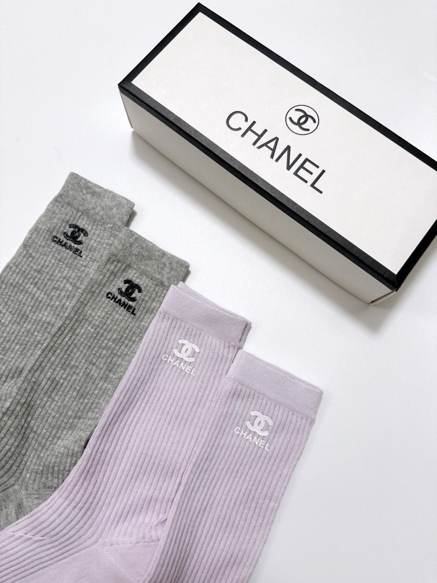 CHANEL 26S CREW SOCKS 395190 (1 BOX)