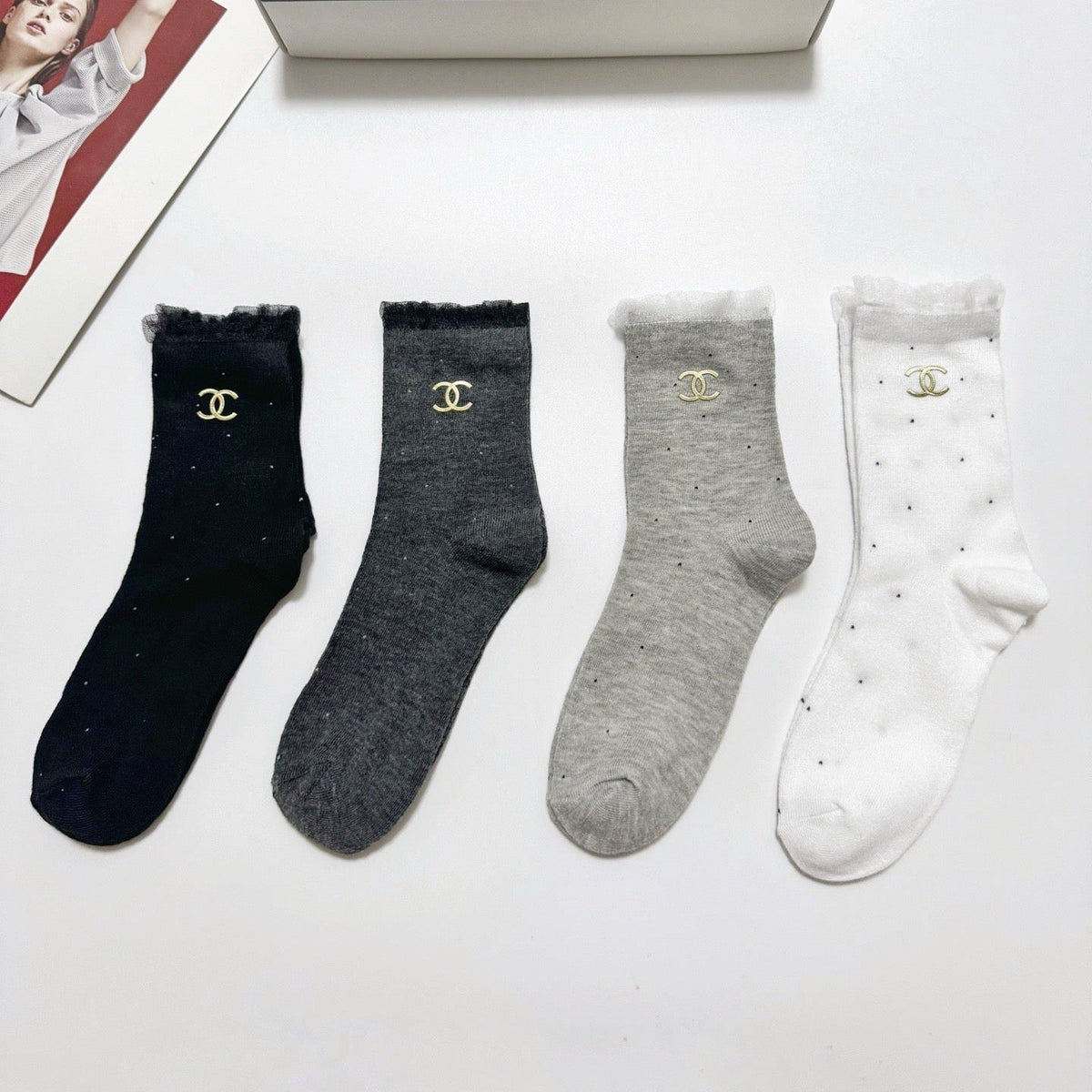 CHANEL 26S CREW SOCKS 400454 (1 BOX)