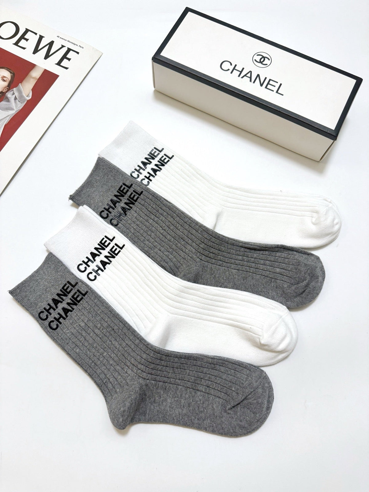 CHANEL 26S CREW SOCKS 403667 (1 BOX)