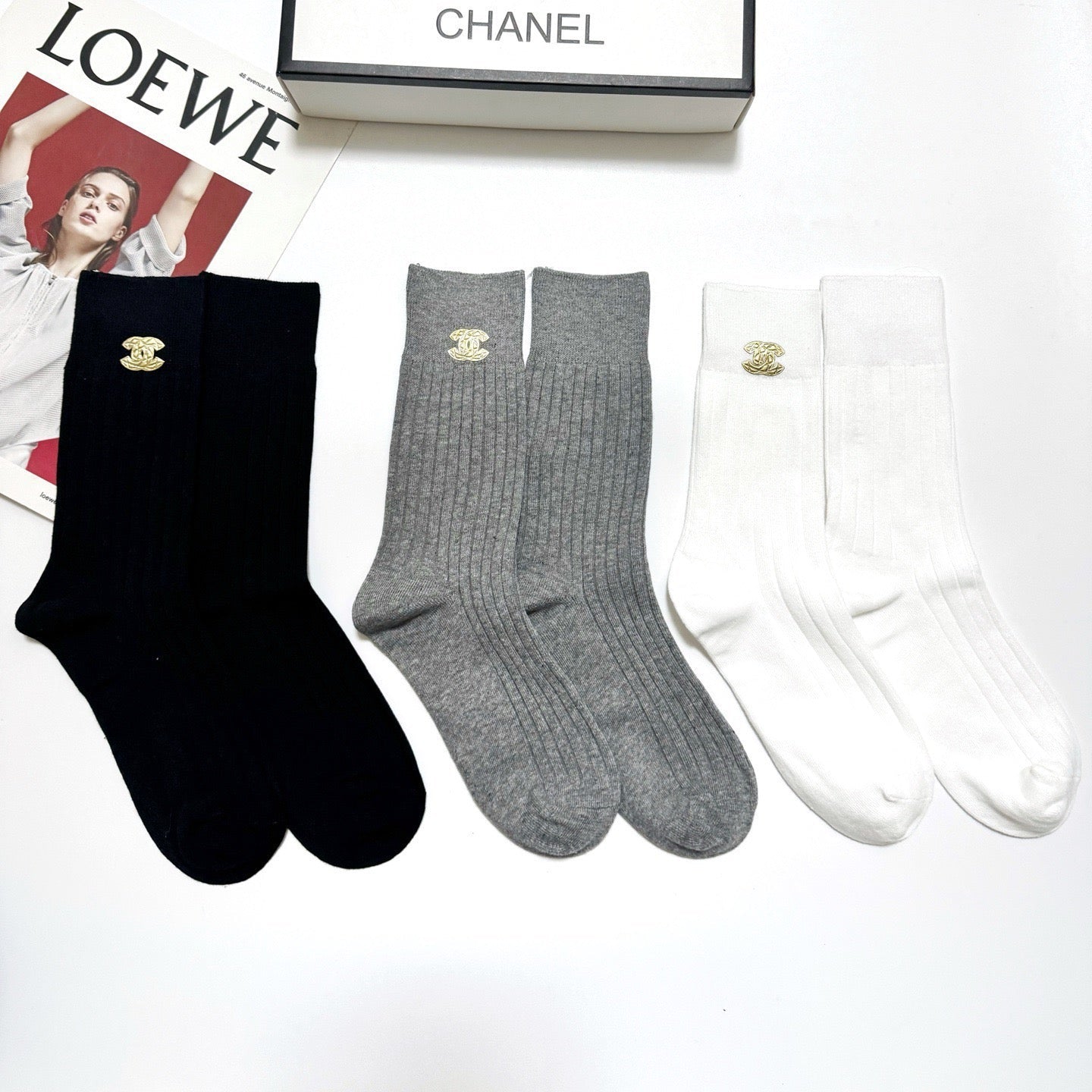 CHANEL 26S CREW SOCKS 405379 (1 BOX)