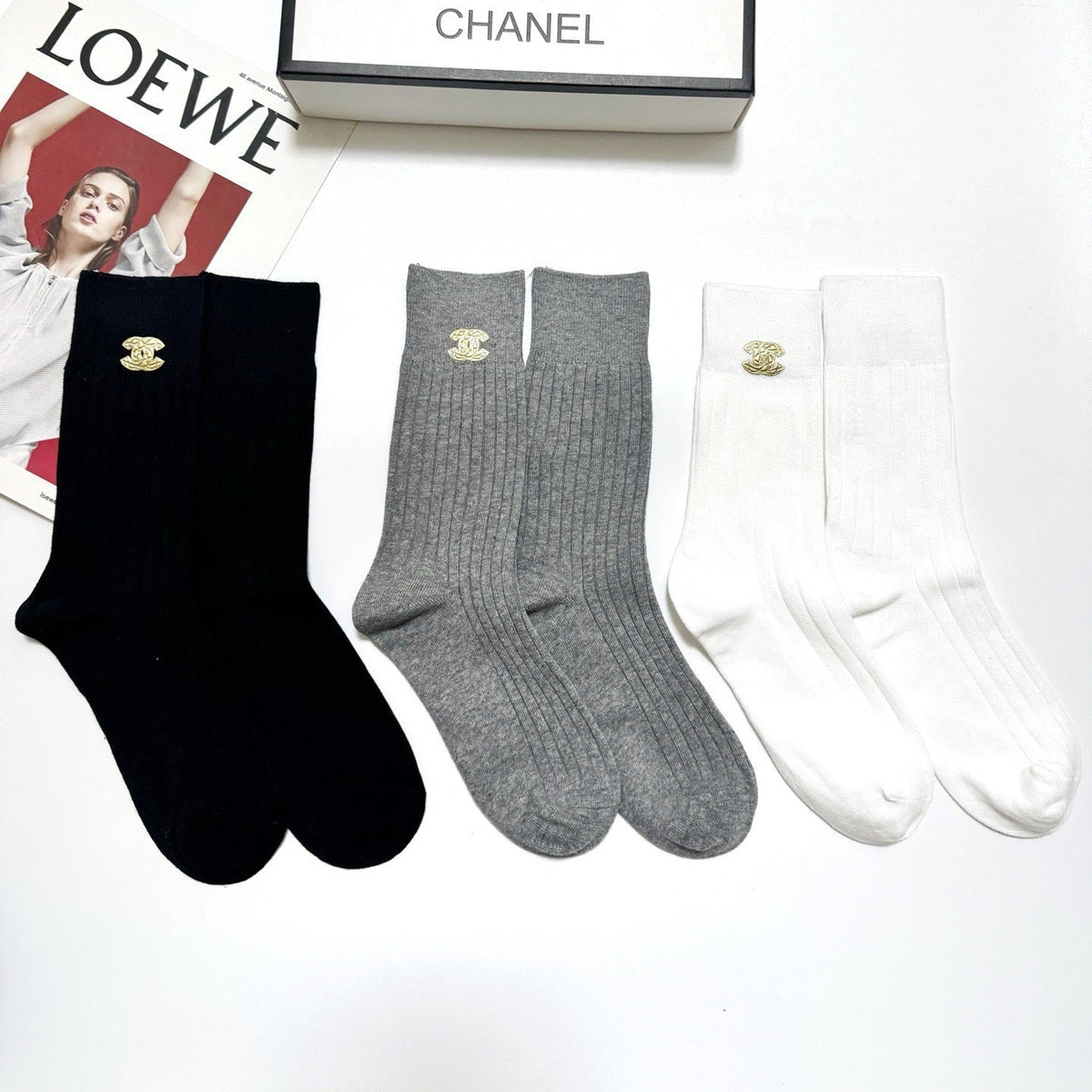 CHANEL 26S CREW SOCKS 405379 (1 BOX)