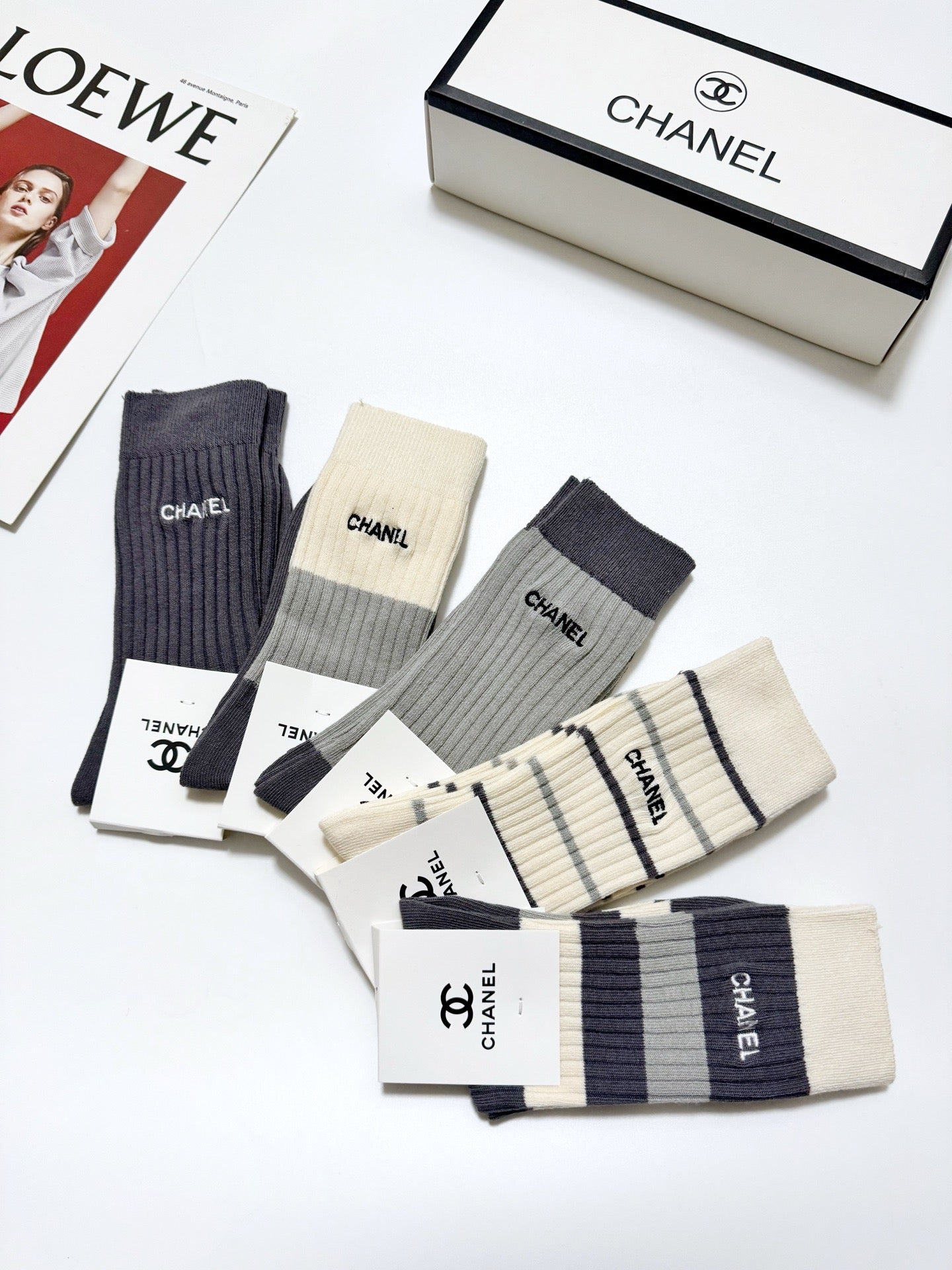 CHANEL 26S CREW SOCKS 405383 (1 BOX)