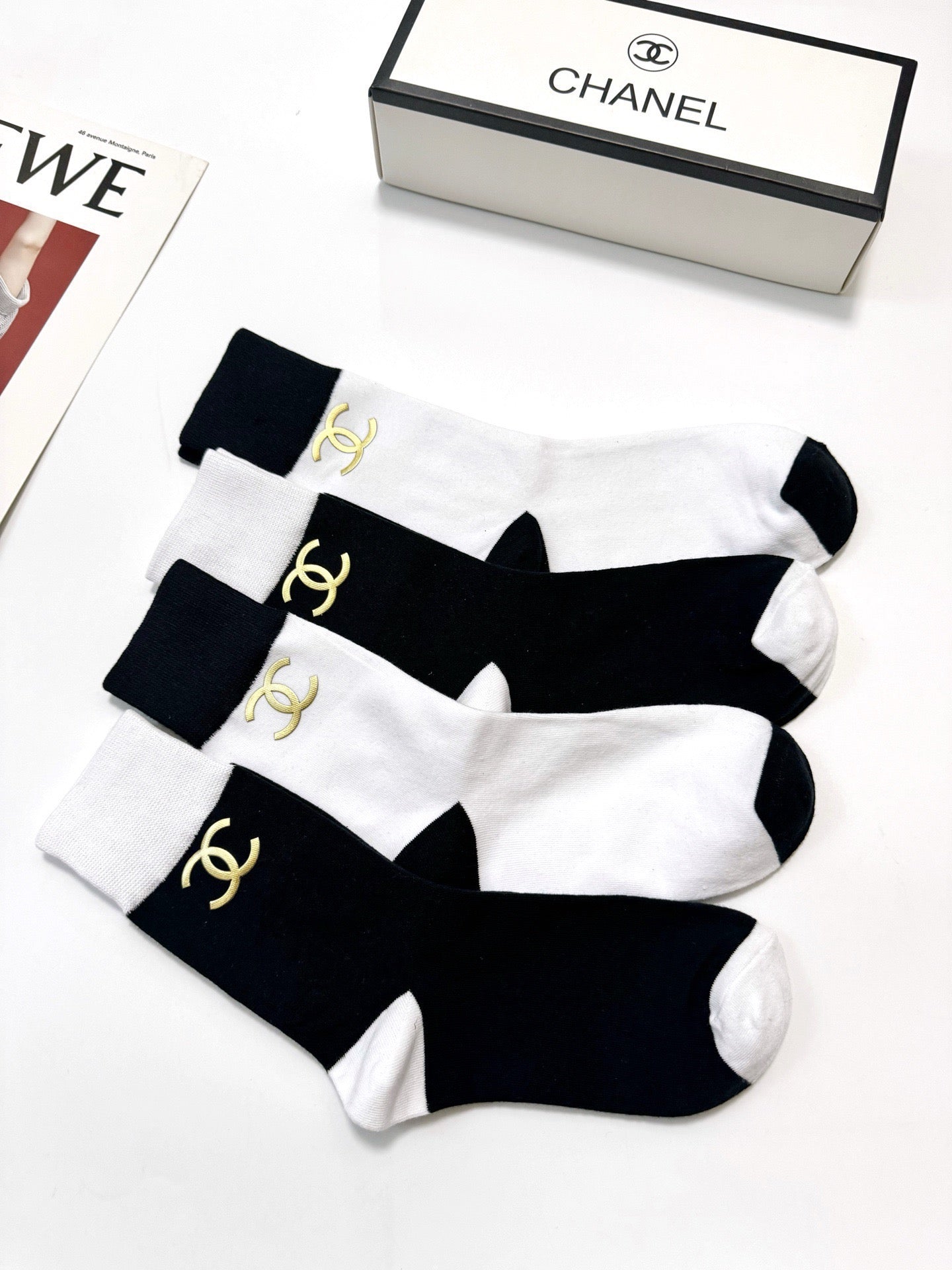 CHANEL 26S CREW SOCKS 408726 (1 BOX)