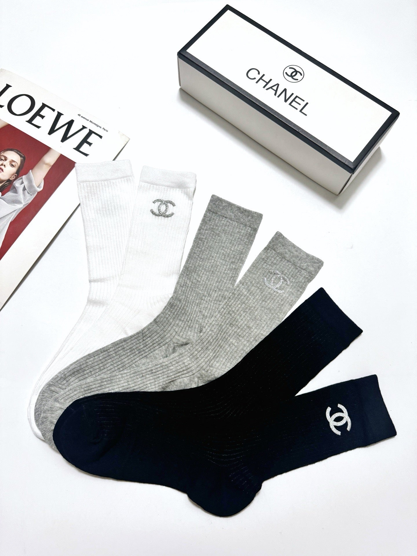 CHANEL 26S CREW SOCKS 408734 (1 BOX)